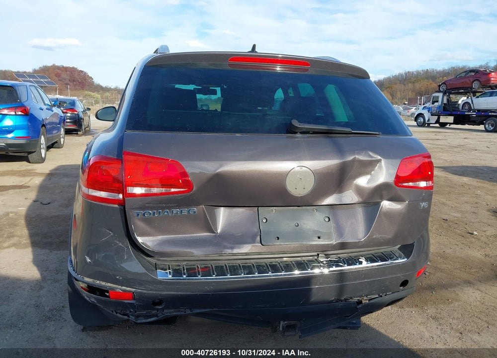 2013 VOLKSWAGEN TOUAREG VR6 LUX VIN: WVGEF9BP4DD005702
