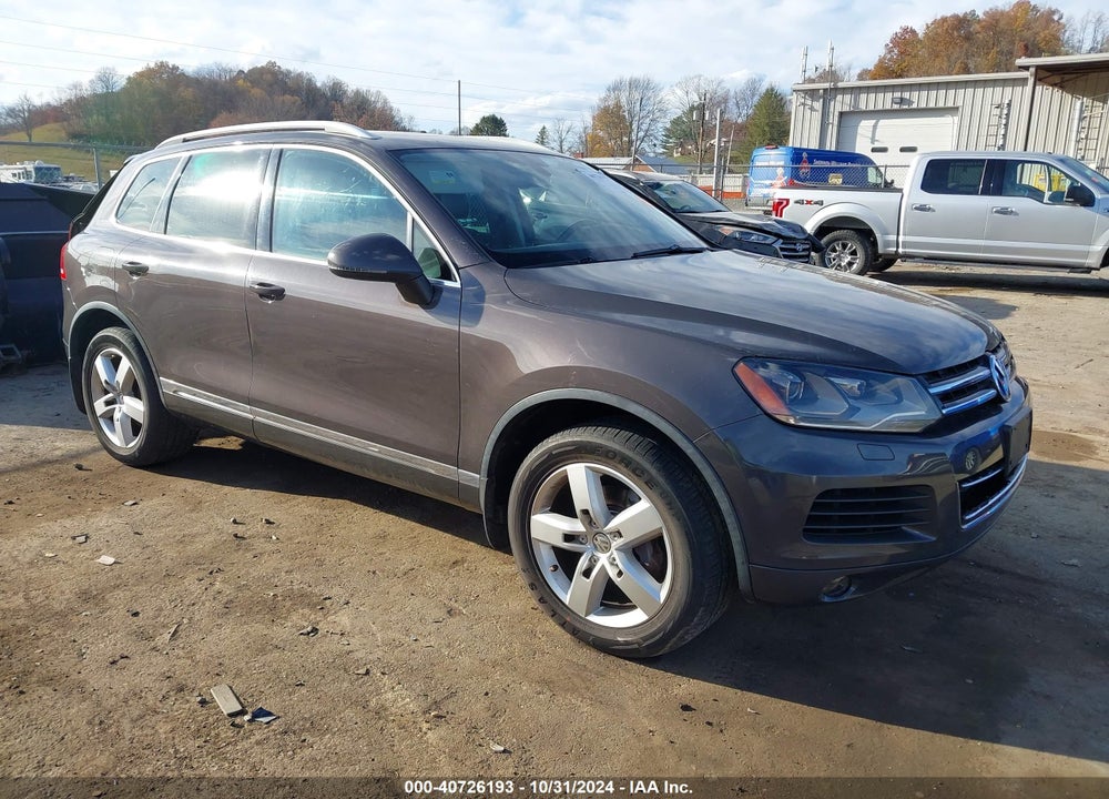 2013 VOLKSWAGEN TOUAREG VR6 LUX VIN: WVGEF9BP4DD005702