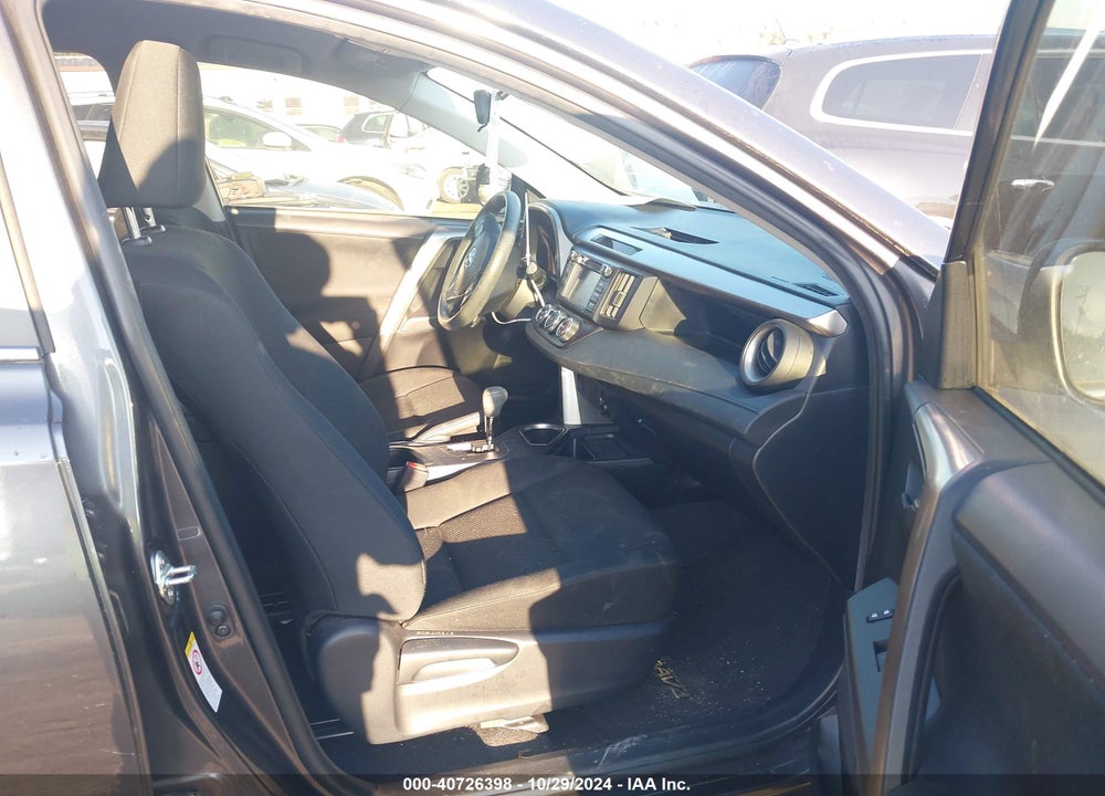 2018 TOYOTA RAV4 LE VIN: JTMZFREV6JJ742123