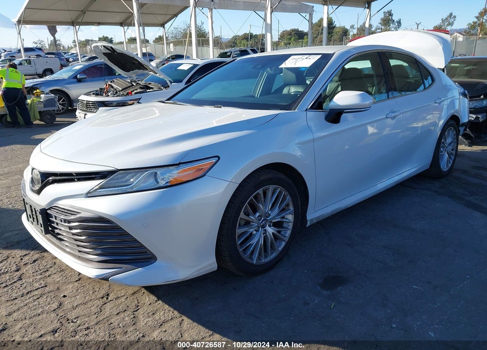 2018 TOYOTA CAMRY XLE VIN: 4T1B11HK3JU011680