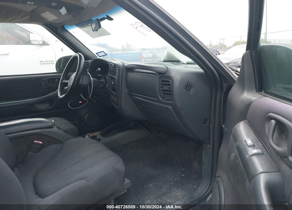 2004 CHEVROLET S-10 LS VIN: 1GCDT13X44K115220