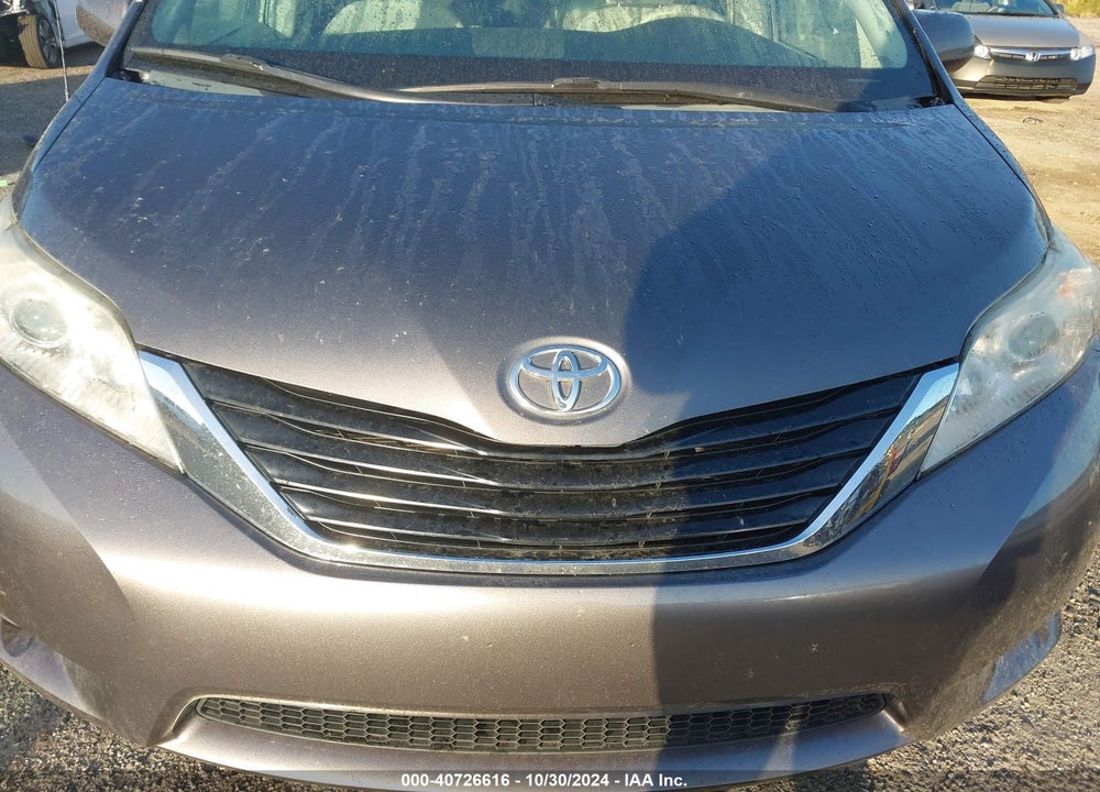 2013 TOYOTA SIENNA LE V6 8 PASSENGER VIN: 5TDKK3DC5DS381954