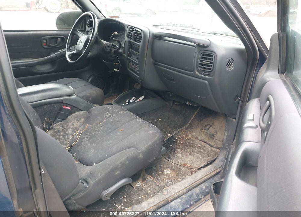 2004 CHEVROLET S-10 LS VIN: 1GCDT13X14K108824