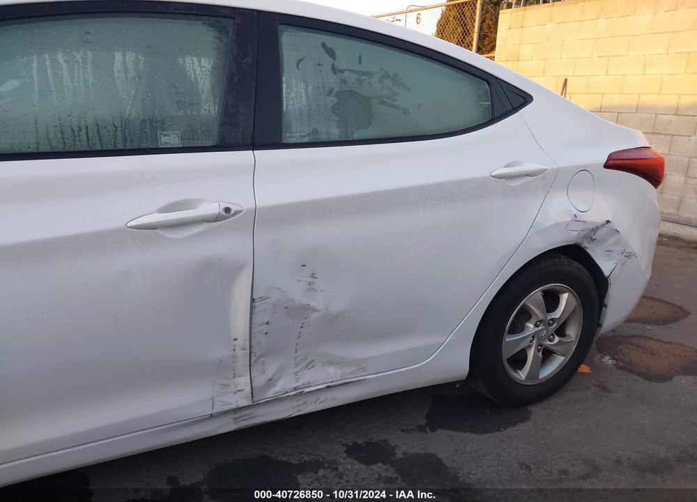 2015 HYUNDAI ELANTRA SE VIN: 5NPDH4AE9FH566813