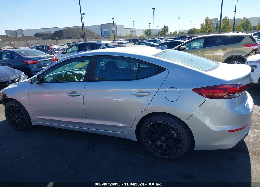 2018 HYUNDAI ELANTRA SEL VIN: 5NPD84LF6JH240921