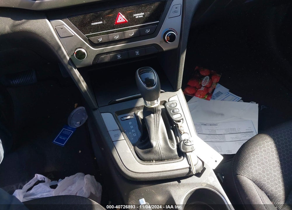 2018 HYUNDAI ELANTRA SEL VIN: 5NPD84LF6JH240921