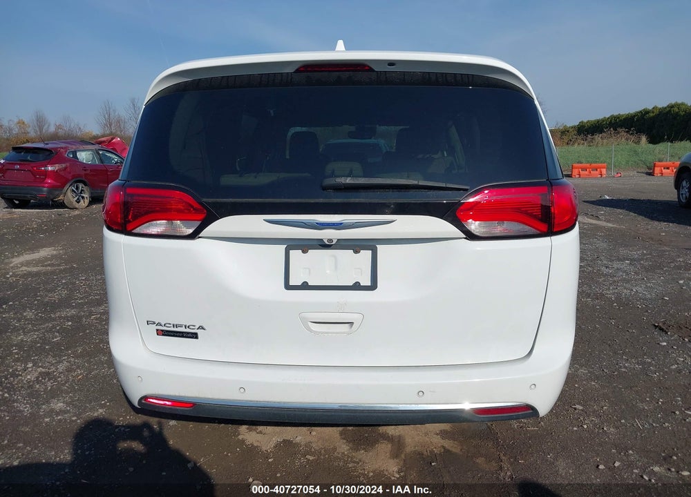 2018 CHRYSLER PACIFICA TOURING L VIN: 2C4RC1BG7JR339280