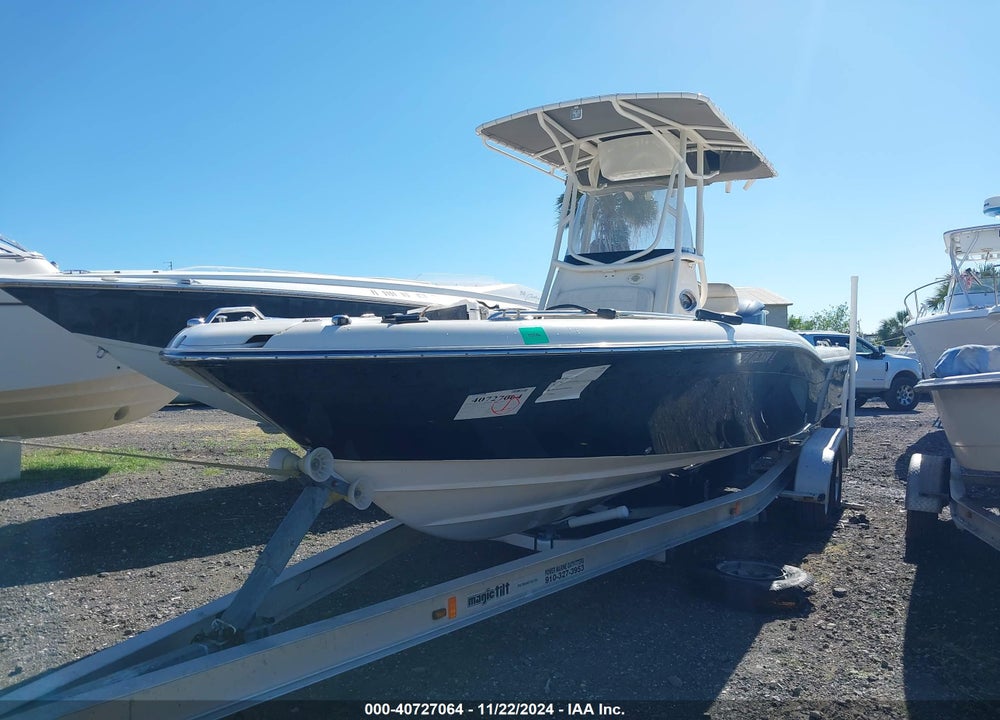 2017 GRADY WHITE BOAT VIN: NTLCX826K617
