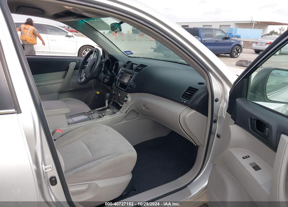2013 TOYOTA HIGHLANDER BASE V6 VIN: 5TDZK3EH1DS096676