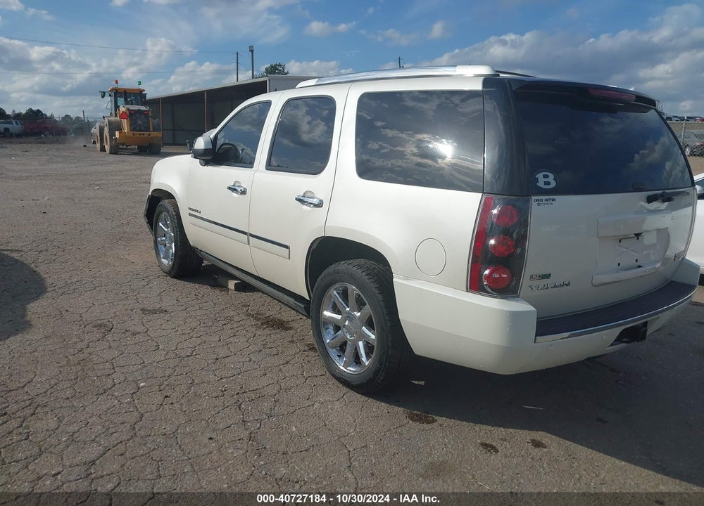 2012 GMC YUKON DENALI VIN: 1GKS1EEF2CR274384