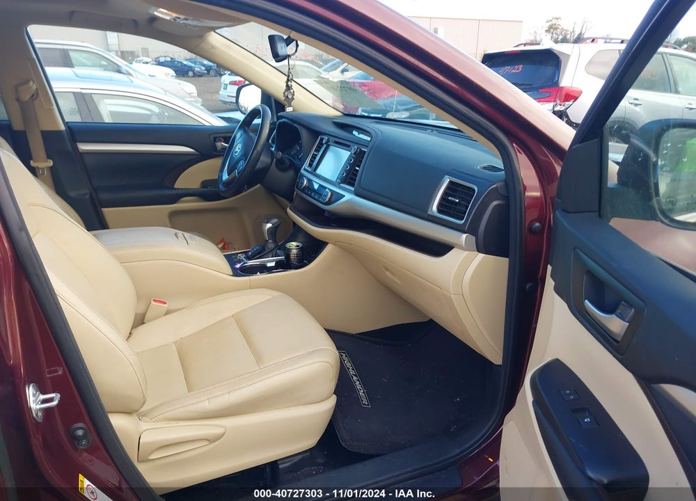 2015 TOYOTA HIGHLANDER XLE V6 VIN: 5TDJKRFH6FS205909