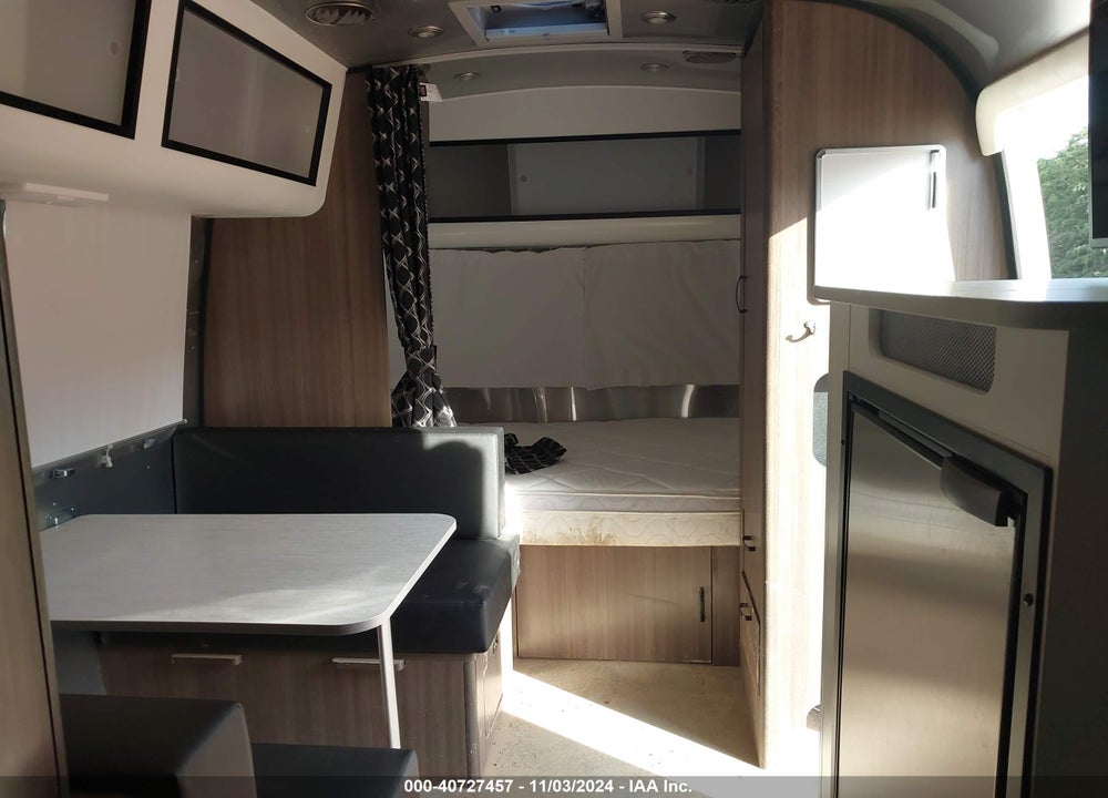 2023 AIRSTREAM CARAVEL VIN: 1STCMAD12PJ567472