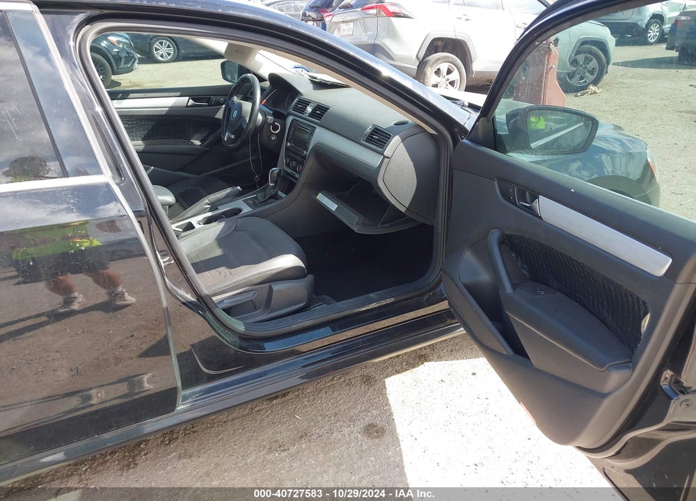 2013 VOLKSWAGEN PASSAT 2.5L SE VIN: 1VWBH7A38DC120049
