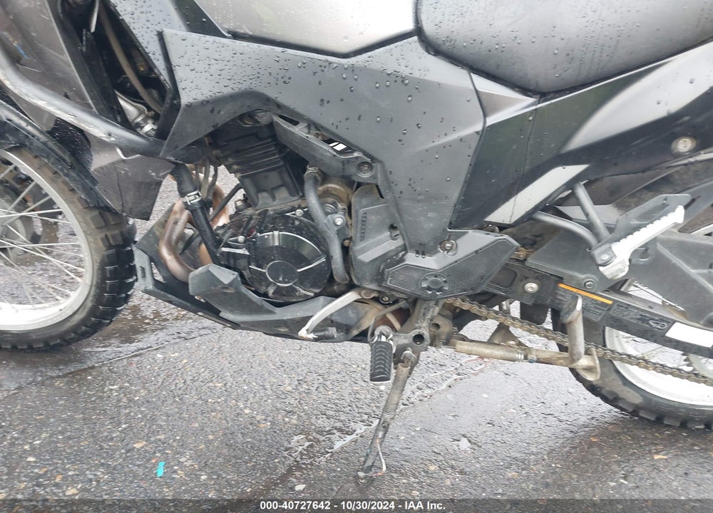 2017 KAWASAKI KLE300 B VIN: JKALE8B11HDA00058