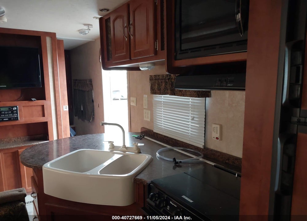 2012 RIVERSIDE 31BHS TRAVEL TRAILER 36 FT 2 SLIDEOUTS VIN: 521BT362XCP015470
