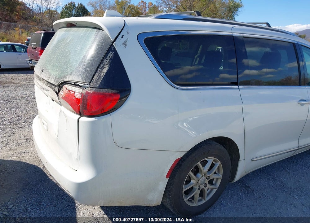 2020 CHRYSLER PACIFICA TOURING L VIN: 2C4RC1BGXLR272189