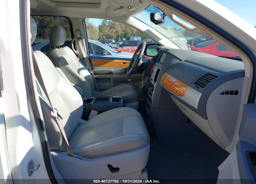 2008 CHRYSLER TOWN & COUNTRY LIMITED VIN: 2A8HR64X68R646396