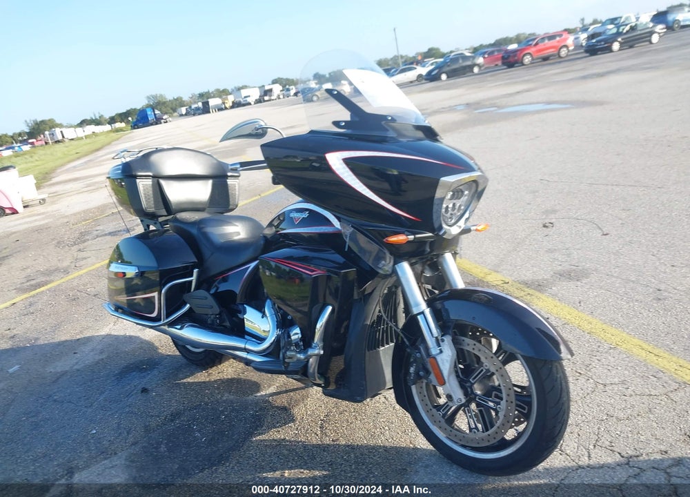 2014 VICTORY MOTORCYCLES CROSS COUNTRY TOUR/TOUR 15TH ANNIV VIN: 5VPTW36N9E3032520