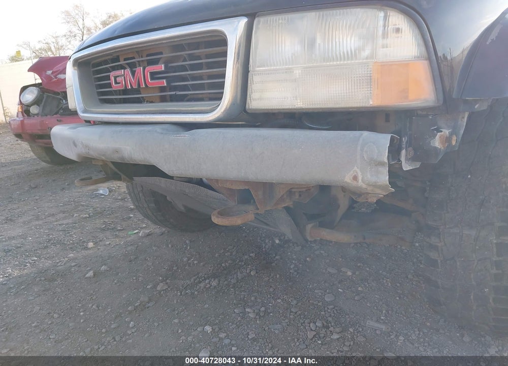 2002 GMC SONOMA SLS VIN: 1GTCT19W428200739