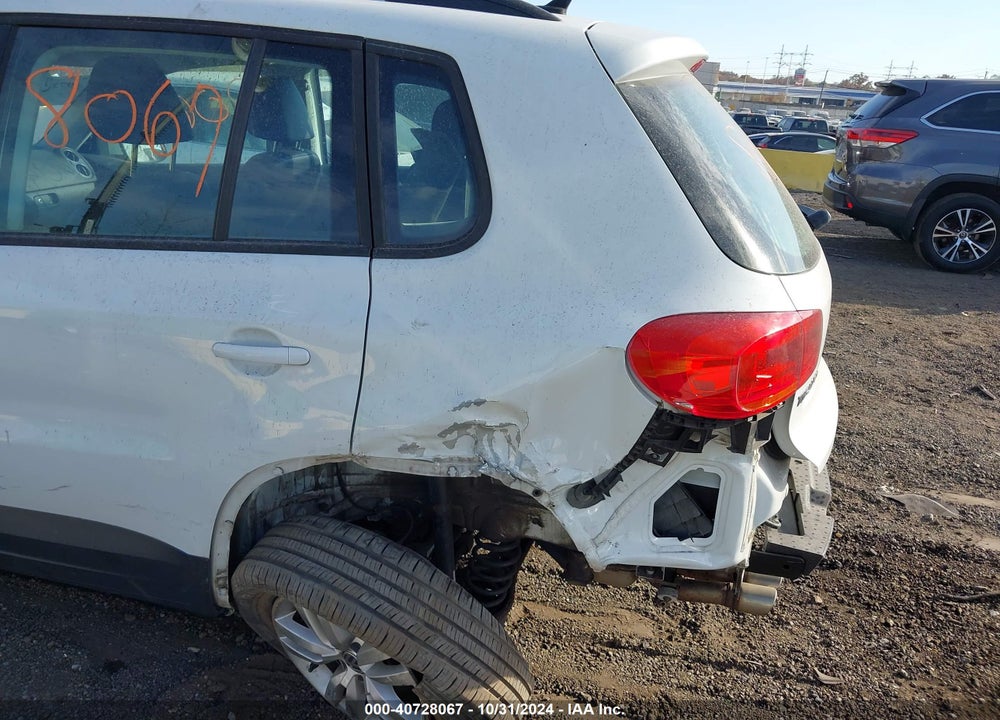 2017 VOLKSWAGEN TIGUAN 2.0T S VIN: WVGBV7AX6HK000613