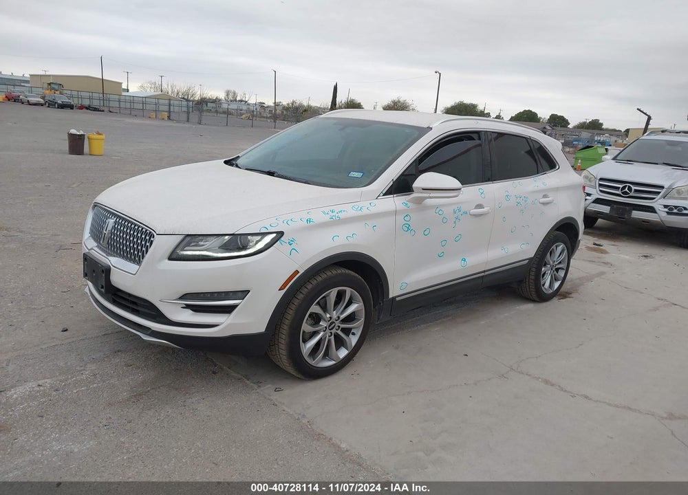2019 LINCOLN MKC SELECT VIN: 5LMCJ2C93KUL09496