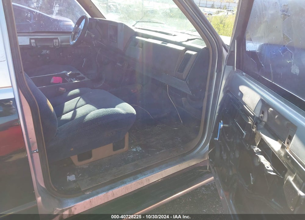 1993 CHEVROLET BLAZER K1500 VIN: 1GNEK18K4PJ411148