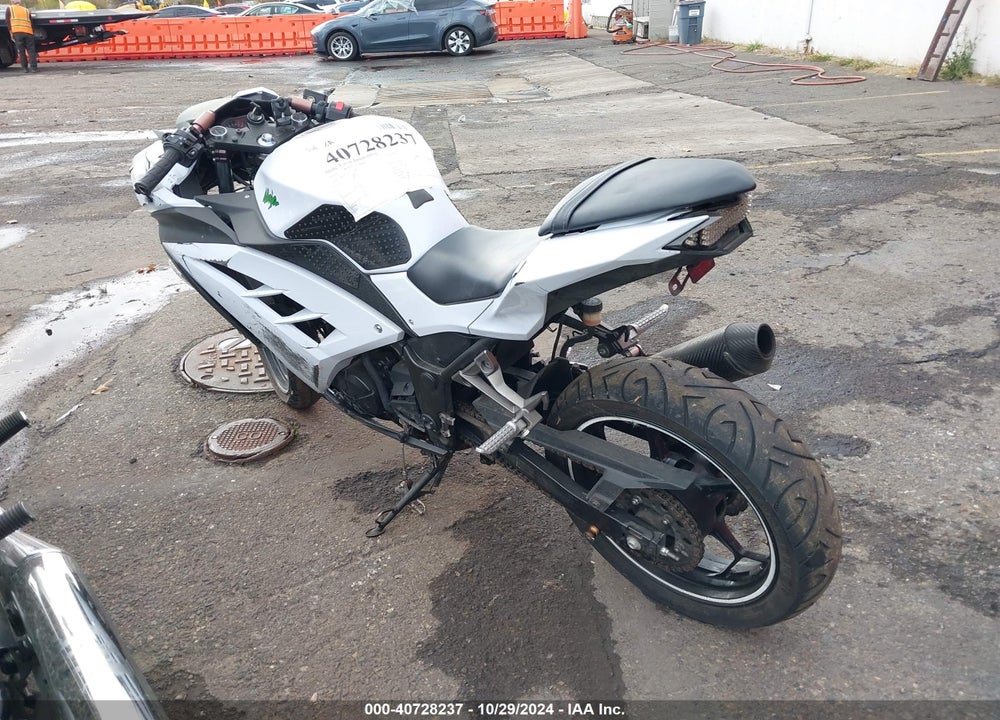 2015 KAWASAKI EX300 A VIN: JKAEX8A11FDA22515