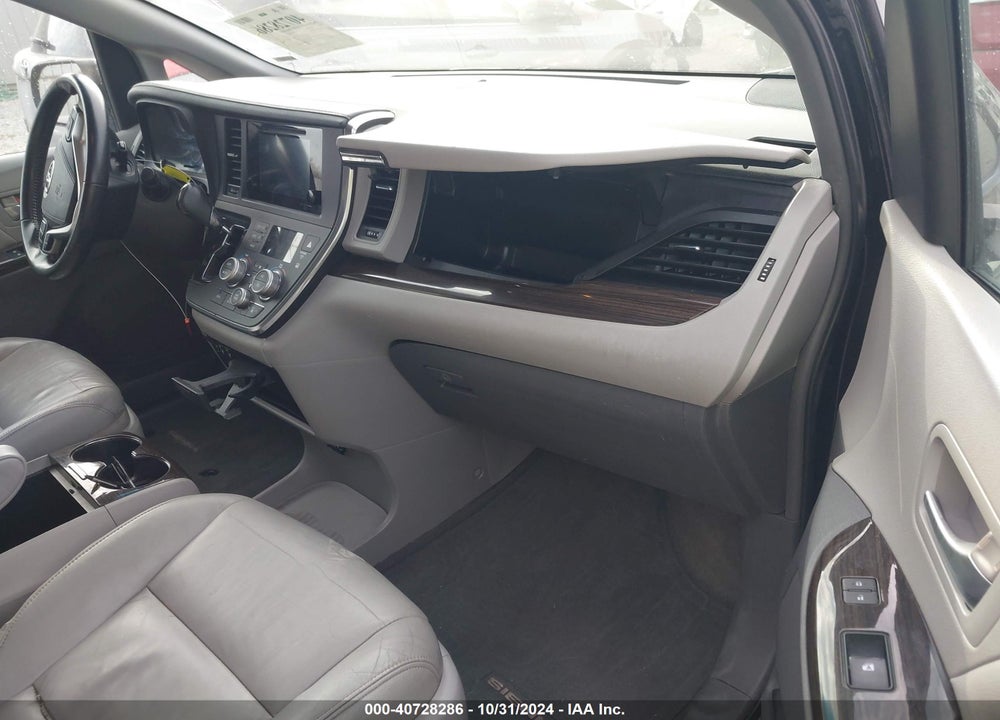 2015 TOYOTA SIENNA XLE LIMITED VIN: 5TDYK3DCXFS643030
