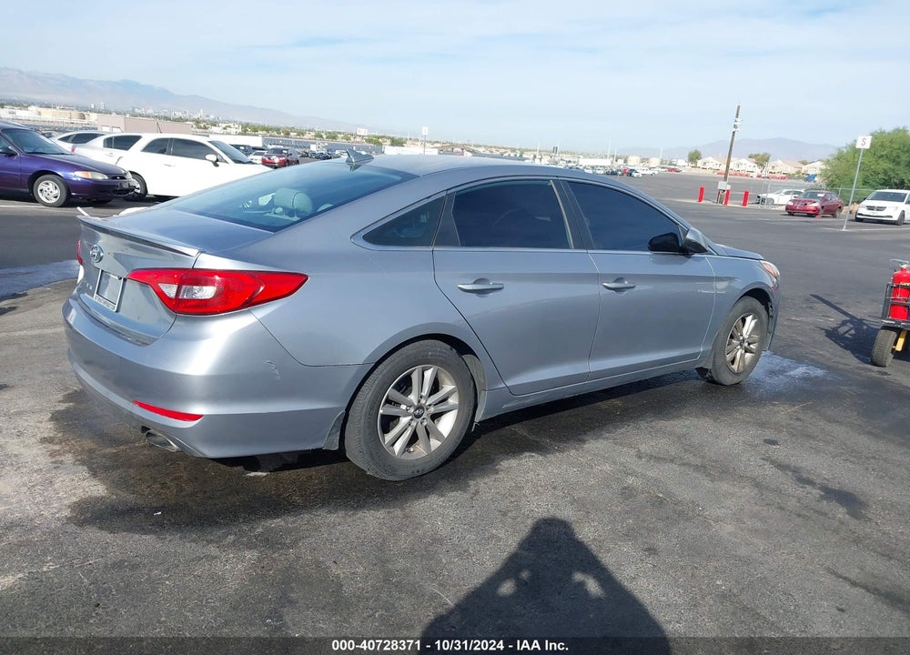 2015 HYUNDAI SONATA SE VIN: 5NPE24AF4FH178967