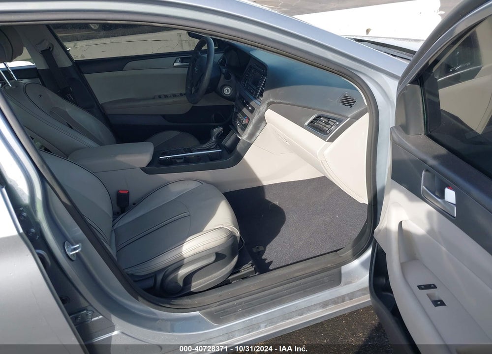 2015 HYUNDAI SONATA SE VIN: 5NPE24AF4FH178967