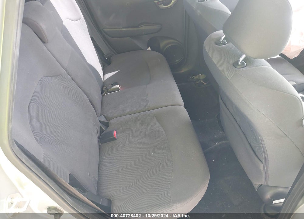 2011 HONDA FIT VIN: JHMGE8H38BS008804