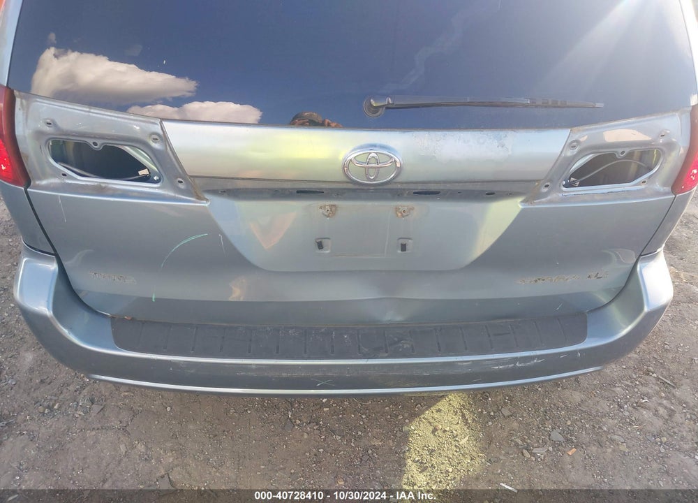 2005 TOYOTA SIENNA XLE VIN: 5TDZA22C35S319128