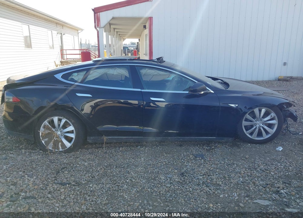 2015 TESLA MODEL S VIN: 5YJSA1H26FFP75754