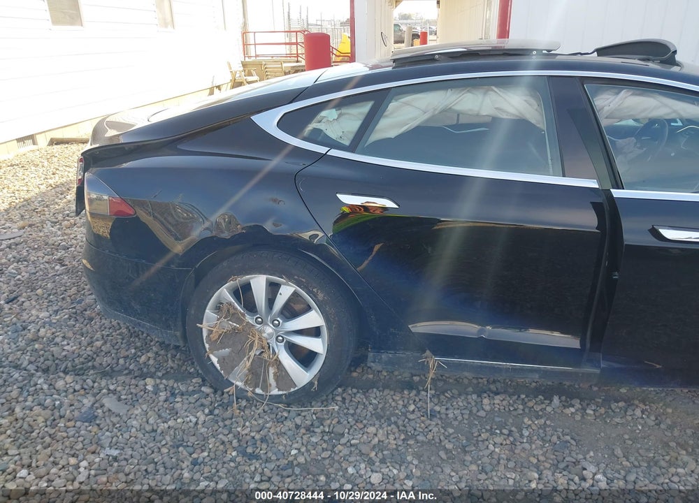 2015 TESLA MODEL S VIN: 5YJSA1H26FFP75754