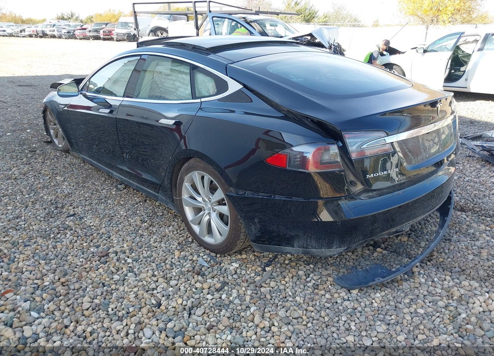 2015 TESLA MODEL S VIN: 5YJSA1H26FFP75754