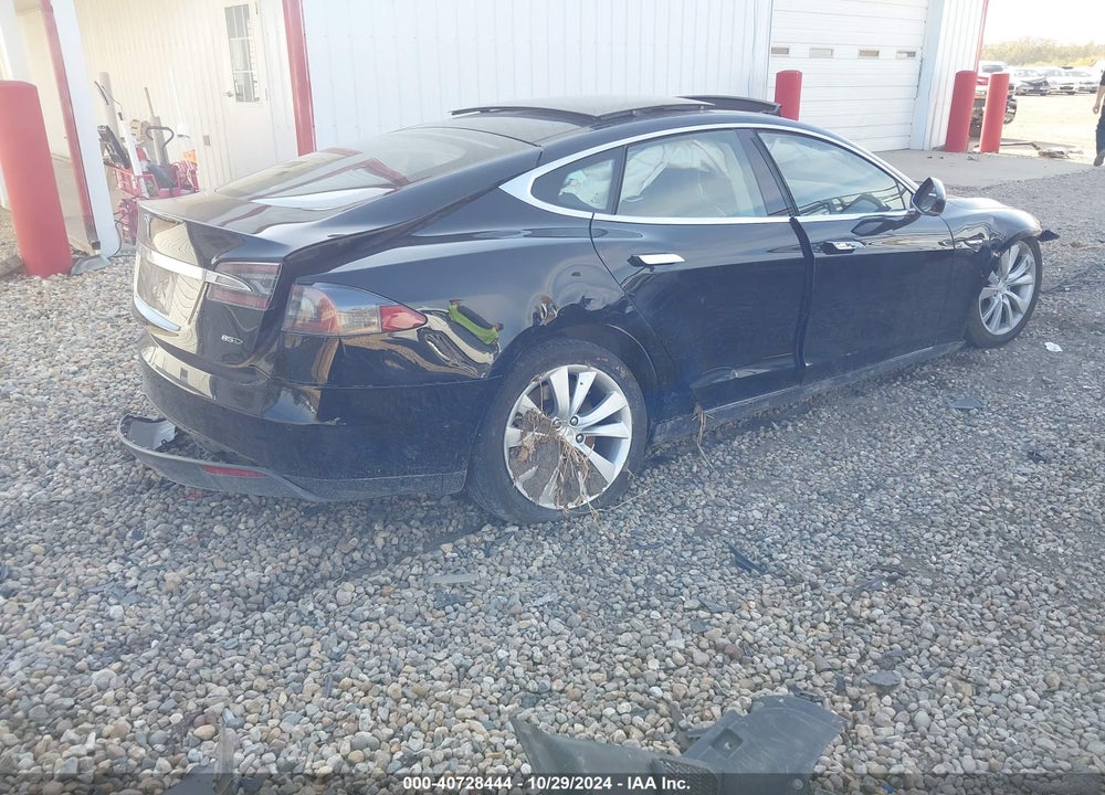 2015 TESLA MODEL S VIN: 5YJSA1H26FFP75754