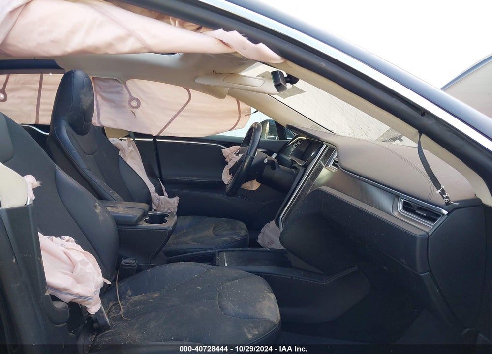 2015 TESLA MODEL S VIN: 5YJSA1H26FFP75754