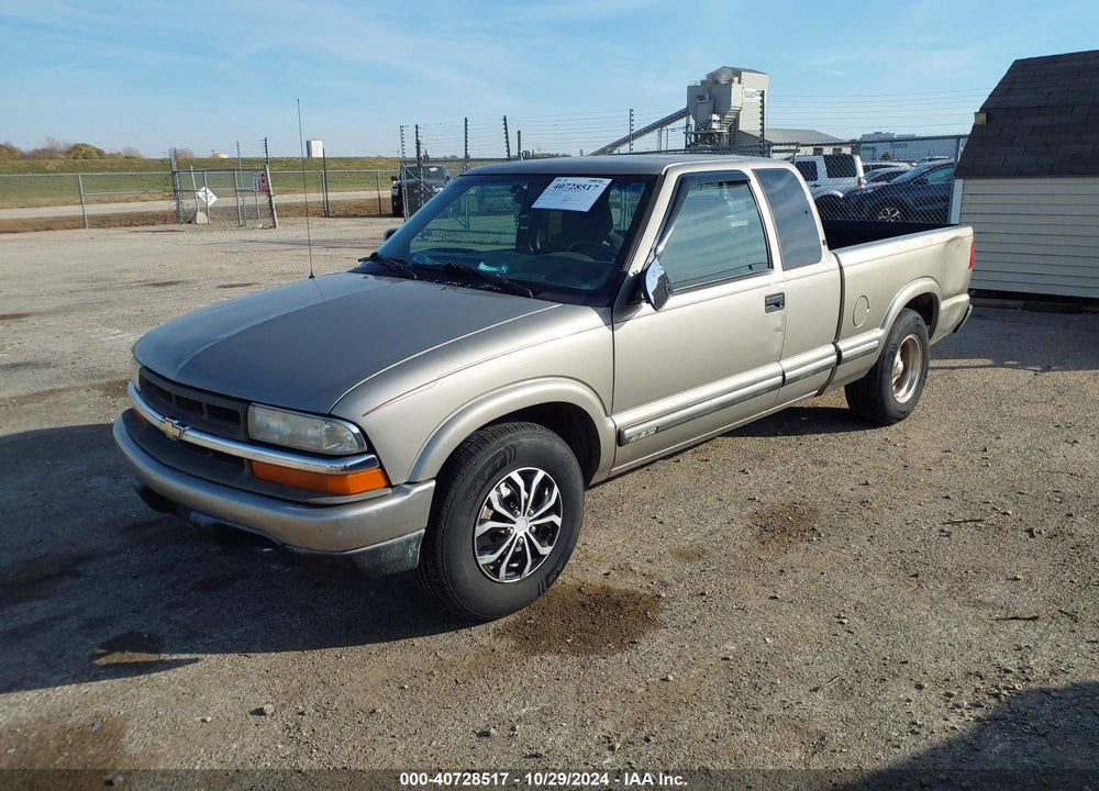2001 CHEVROLET S-10 LS VIN: 1GCCS195318186079