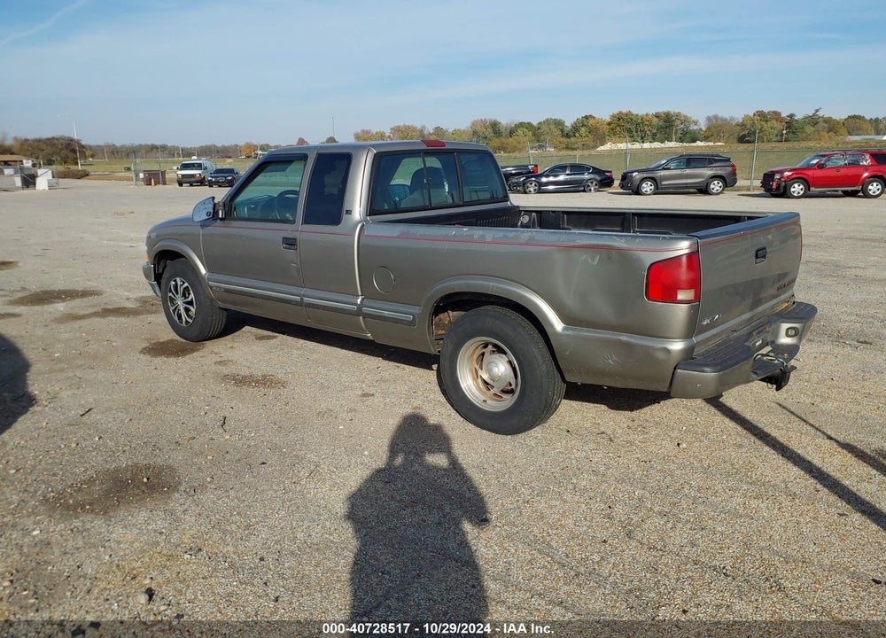 2001 CHEVROLET S-10 LS VIN: 1GCCS195318186079