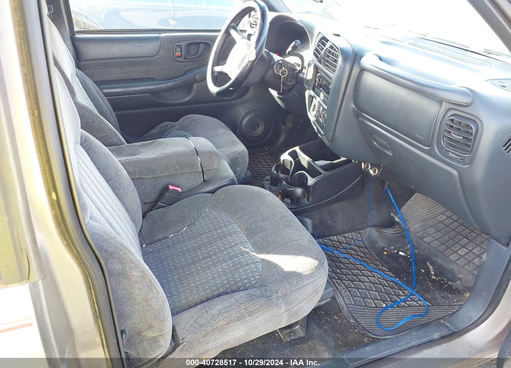 2001 CHEVROLET S-10 LS VIN: 1GCCS195318186079