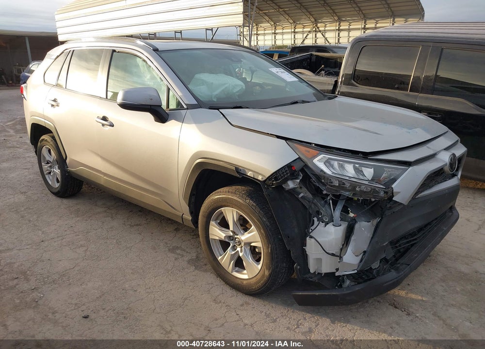 2021 TOYOTA RAV4 XLE VIN: 2T3W1RFV2MC096148