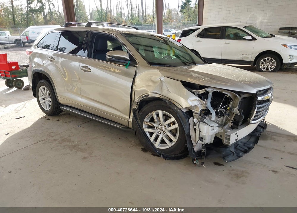 2016 TOYOTA HIGHLANDER LE V6 VIN: 5TDBKRFH4GS272742