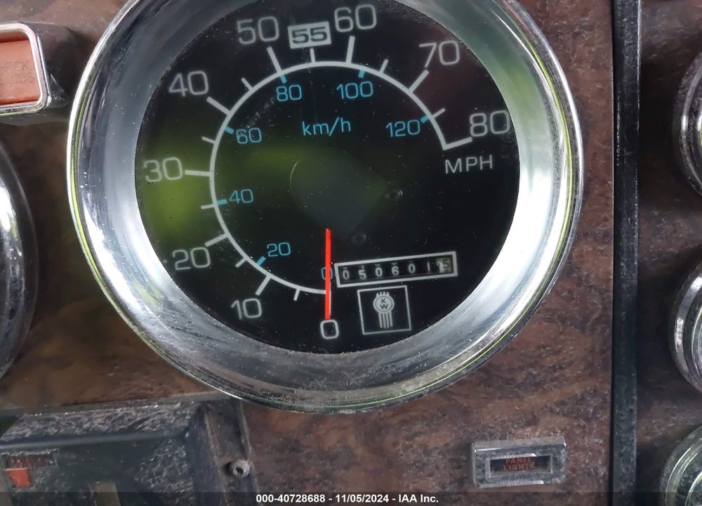 1996 KENWORTH CONSTRUCTION T600 VIN: 1XKAD29X4TR681689