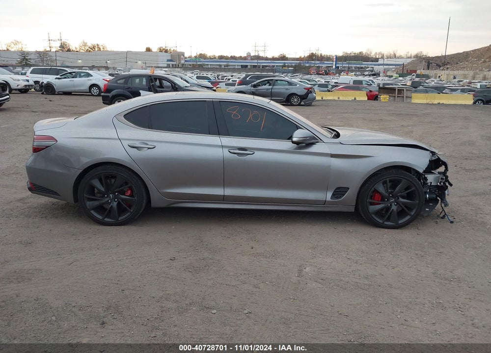 2022 GENESIS G70 3.3T AWD VIN: KMTG54TE6NU104119