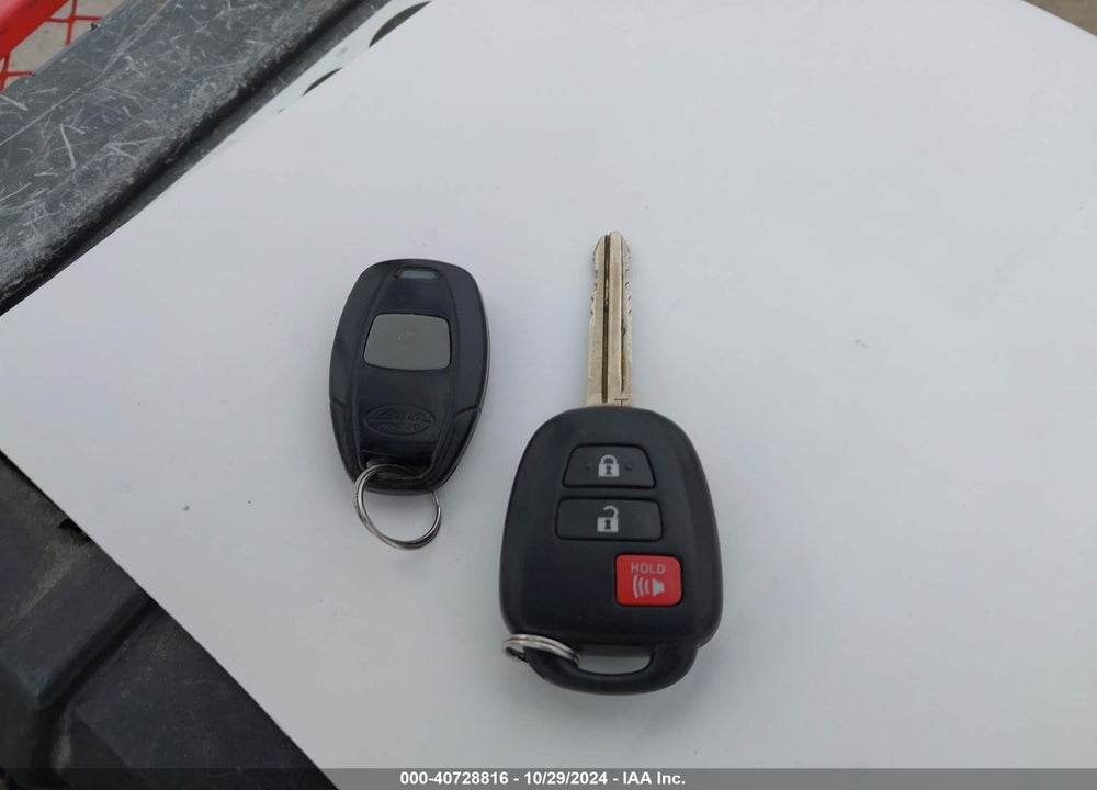 2015 TOYOTA RAV4 XLE VIN: 2T3RFREVXFW331011