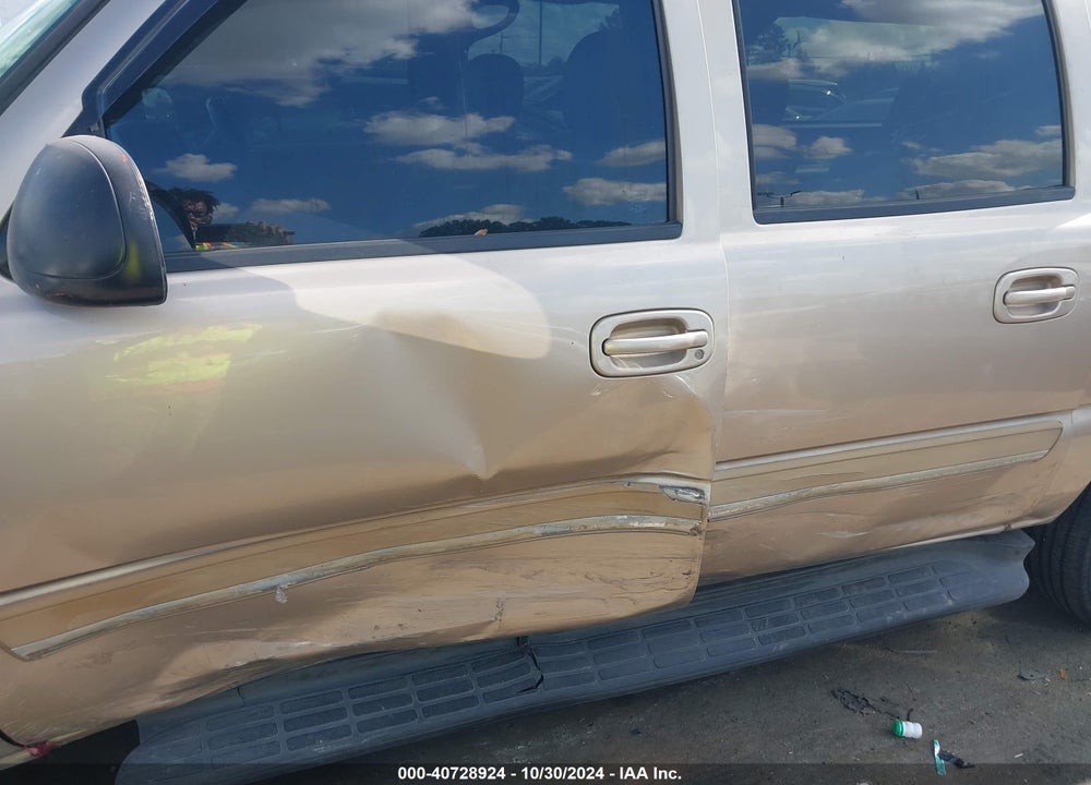 2005 CHEVROLET SUBURBAN 1500 LT VIN: 3GNFK16Z05G137000