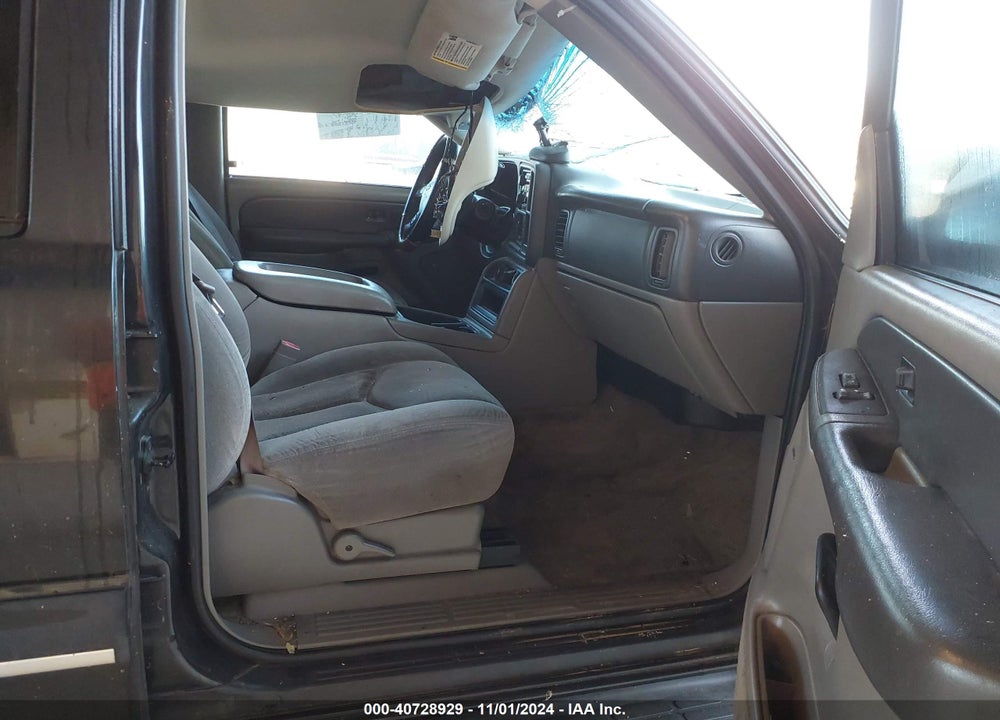 2003 CHEVROLET SUBURBAN 1500 LS VIN: 3GNEC16Z43G341045