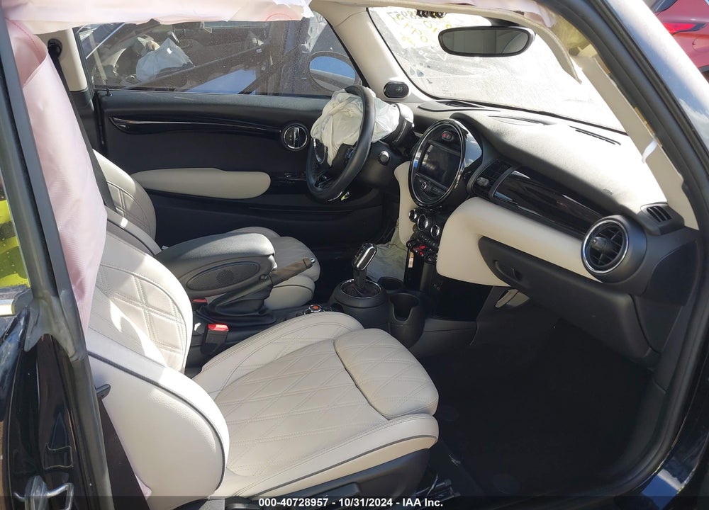 2020 MINI COOPER VIN: WMWXR5C04L2L50993