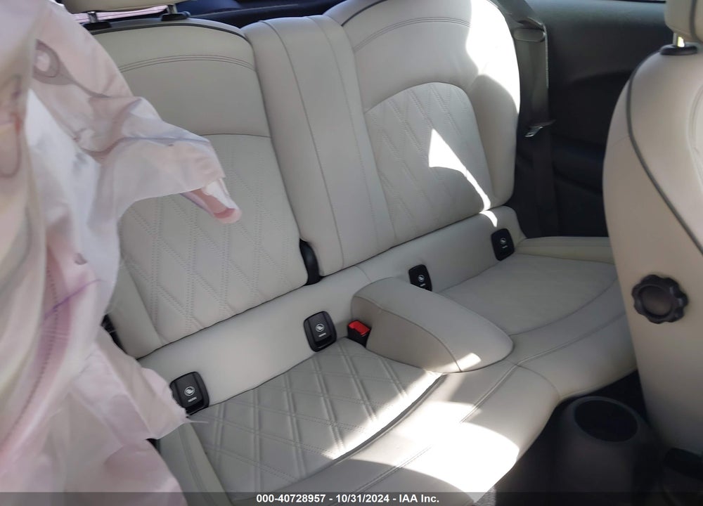 2020 MINI COOPER VIN: WMWXR5C04L2L50993