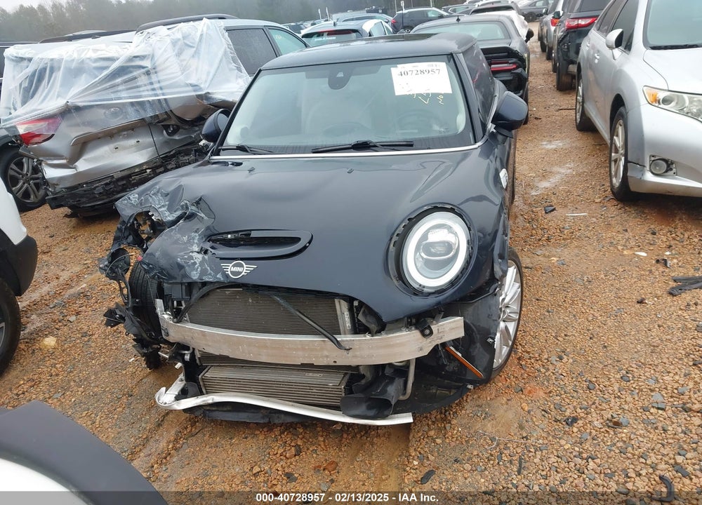2020 MINI COOPER VIN: WMWXR5C04L2L50993
